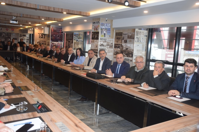CHP İl Başkanı Yeşiltaş  aday adaylarıyla buluştu