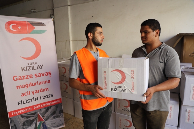 Kızılay bin 700 tonluk yardımı Gazze'ye ulaştırdı