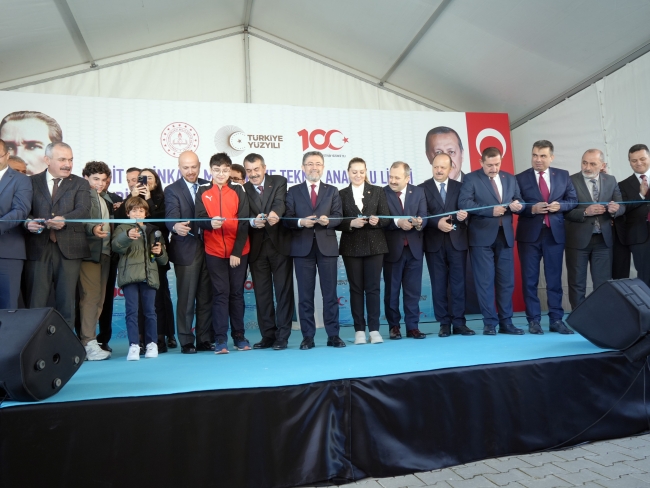 Bakan Tekin: Çocuklarımız istihdam garantili olarak mezun oluyorlar
