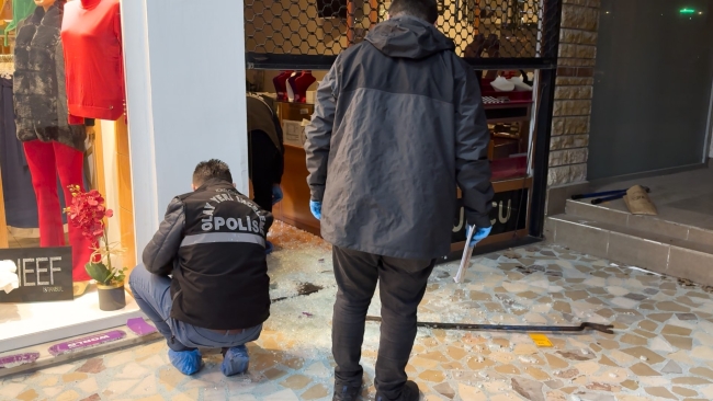 Bursa'da kuyumcu soygunu! Altınları çalıp kaçtılar