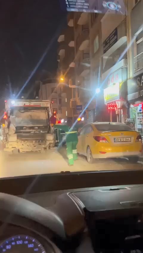 Bursa'da horon sesine dayanamadı oynamaya başladı