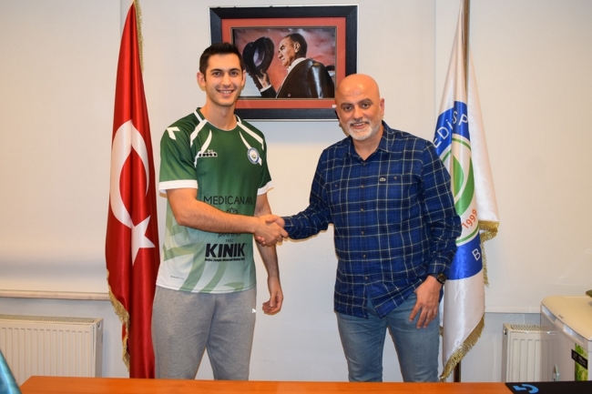Nilüfer hentbolda 7 imza     