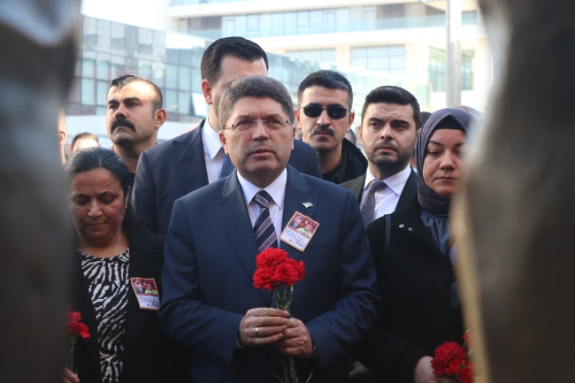 Şehit olan Fethi Sekin ve Musa Can'a İzmir'de duygusal anma