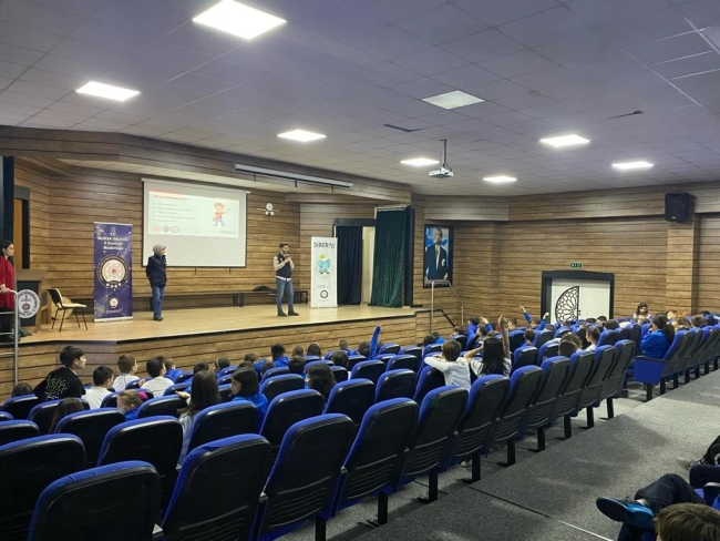 Bursa emniyetinden "Siber Güvenlik" eğitimi