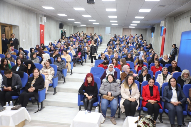 Bakan Müşaviri Atan, kadın buluşmasına katıldı
