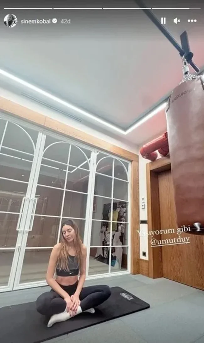 Sinem Kobal spor salonunda şov yaptı