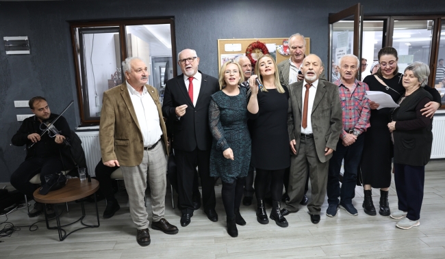 Nilüfer'de huzurevinde yeni yıl coşkusu