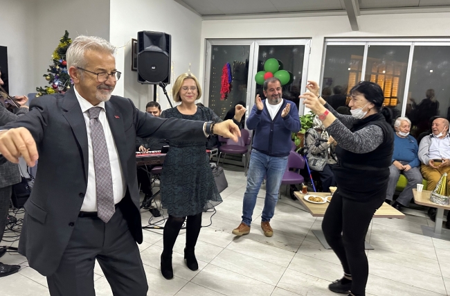 Nilüfer'de huzurevinde yeni yıl coşkusu