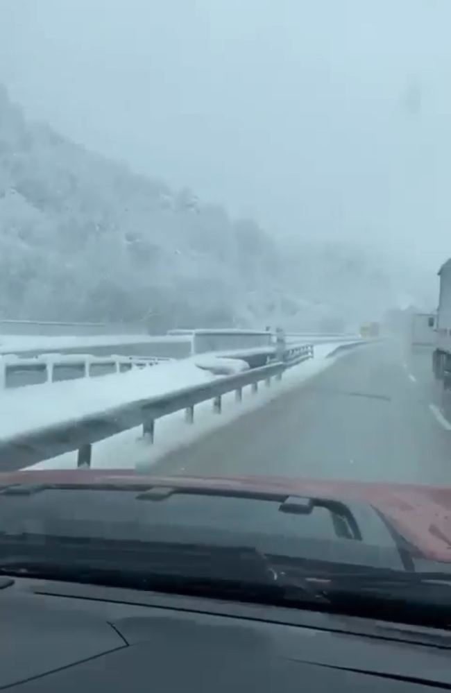 Bursa’da kar yağışı sürücülere zor anlar yaşatıyor!