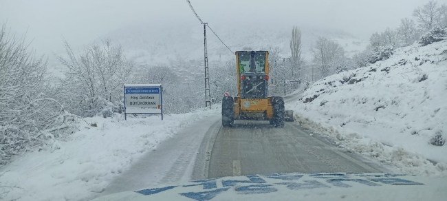 Bursa'da 56 mahallede kar mesaisi