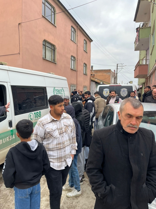Bursa'da vahşet! Eşinin boğazını keserek öldürdü