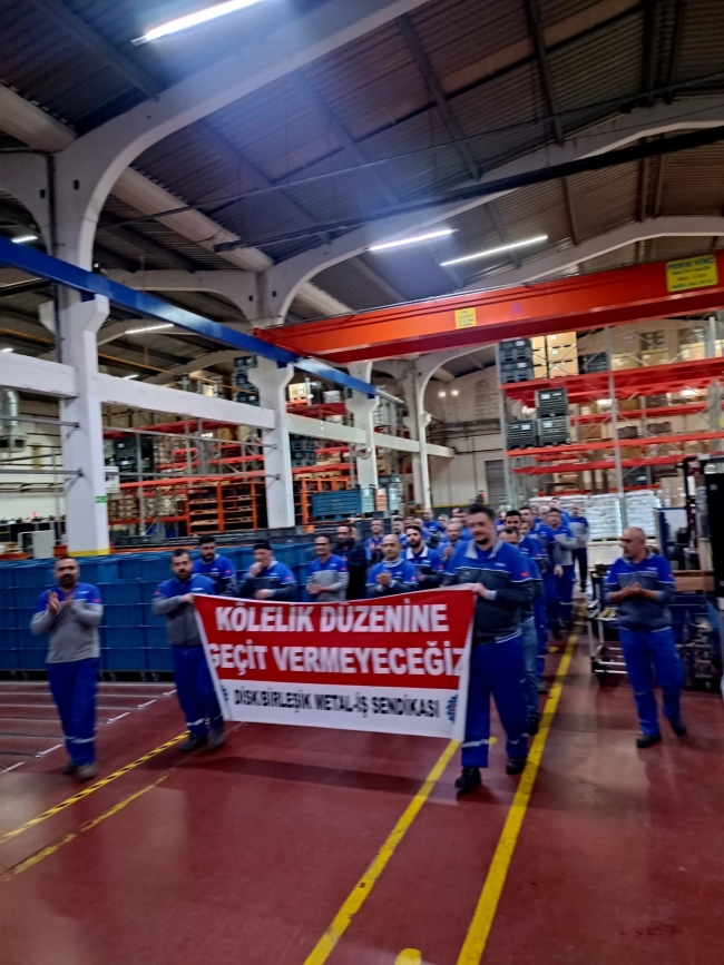 Bursa'da binlerce işçi grevde!