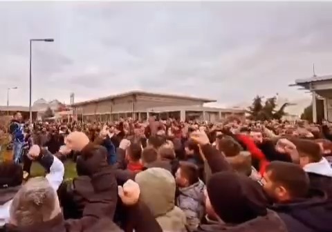 Bursa'da binlerce işçi grevde!