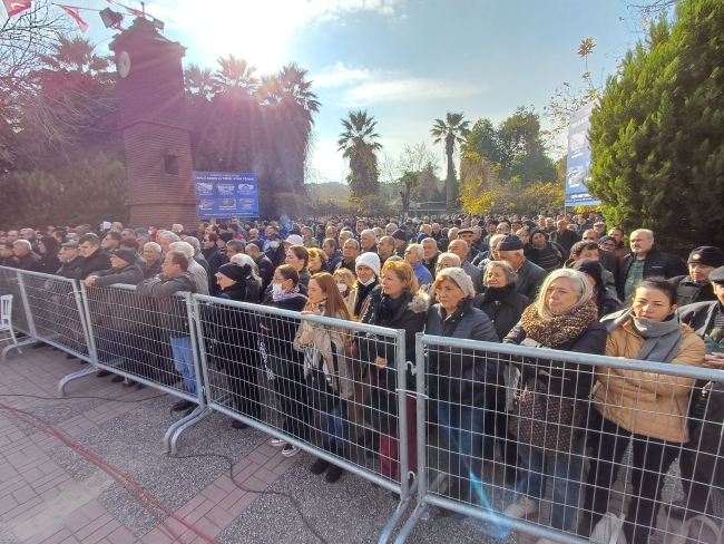 Özgür Özel milyonluk yatırımların açılışını yaptı