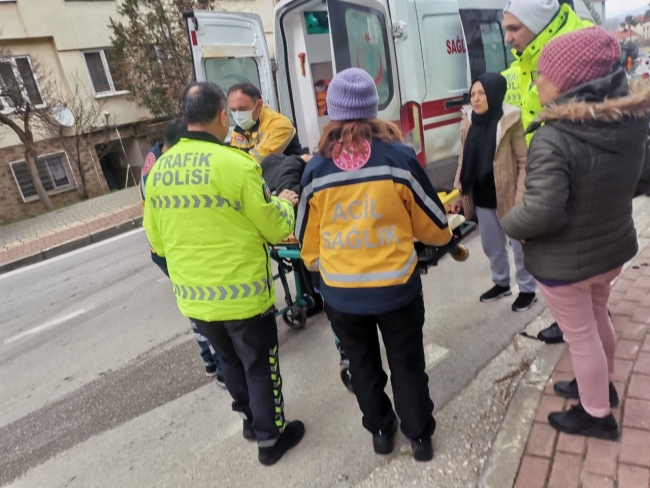 Bursa'da kaldırıma çarpan motosiklet sürücüsü yaralandı