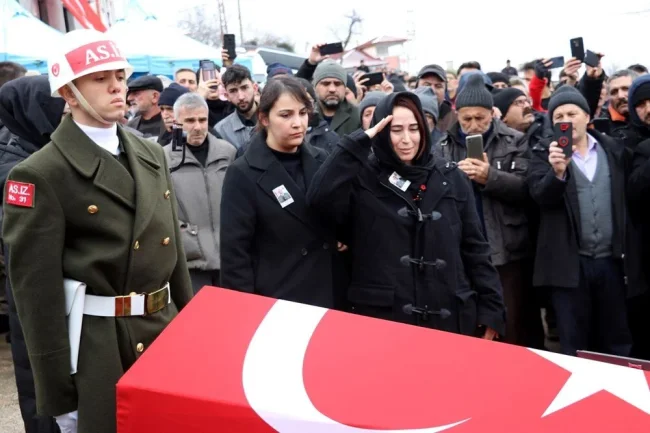 Pençe-Kilit şehitleri son yolculuklarına uğurlandı