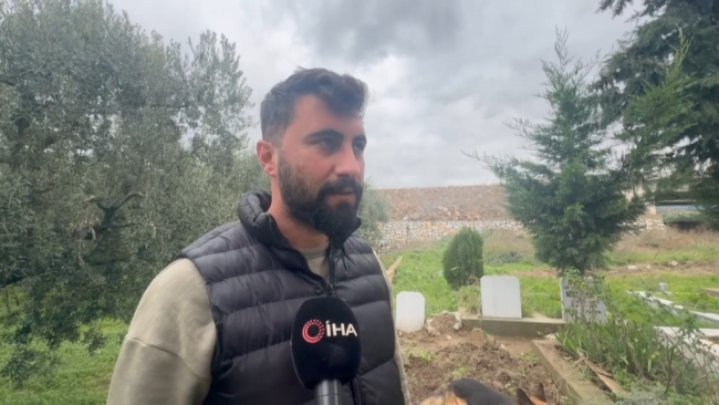 Evladı gibi baktığı köpeği 52 gündür mezarından ayrılmıyor