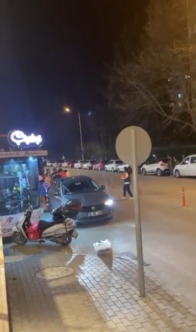 Bursa'da yol verme kavgasında yumruklar konuştu