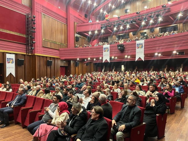 '39 Basamak' Bursalı sanatseverlerden tam not aldı