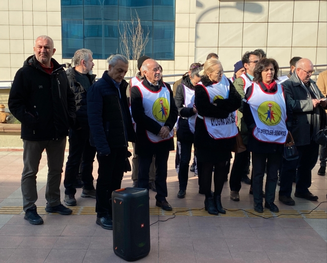 Bursa'da kamu emekçileri zammı protesto etti!