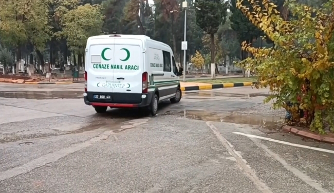 18 yaşındaki genç kalbinden bıçaklandı