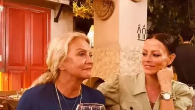 Demet Özdemir annesini paylaştı, görenler hayran kaldı