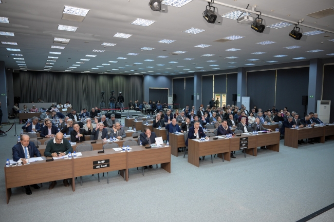 Seçer: "Yatırımlara süratle devam edeceğiz"