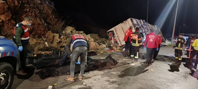 Mersin'de otobüs devrildi! 9 kişi öldü, 30 kişi yaralandı