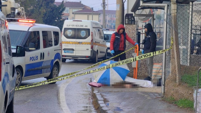 Bursa'da yolda yürürken yere düşerek hayatını kaybetti!