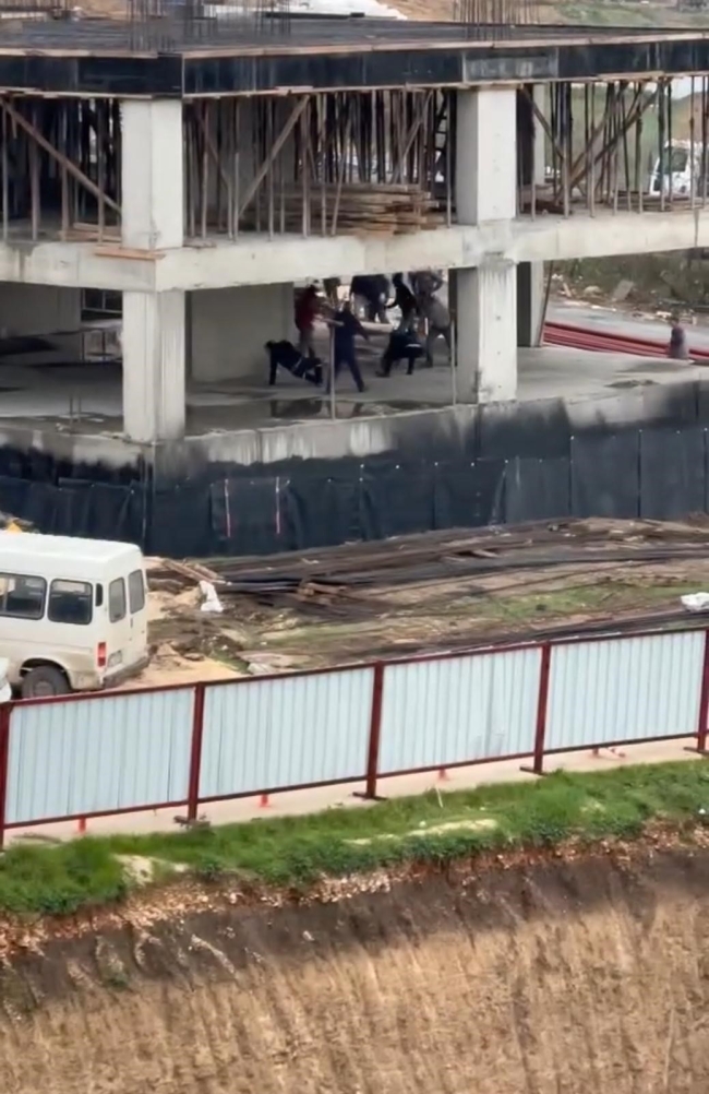Bursa'da inşaat işçileri birbirine girdi!