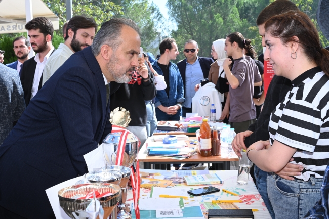 Bursa Büyükşehir'den öğrencilere müjde! Tam 750 bin TL'lik destek