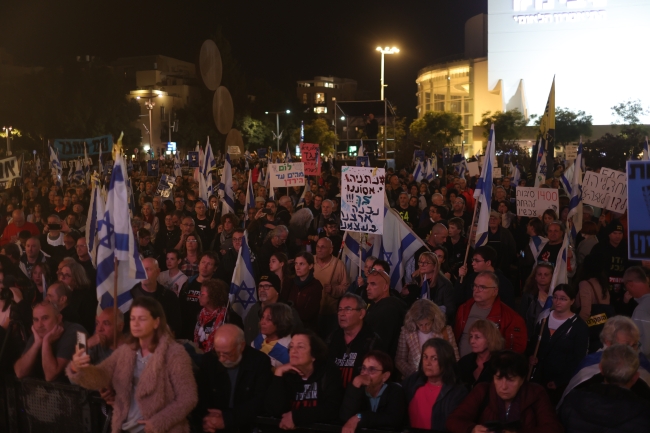 Netanyahu hükümetine tepkiler çığ gibi büyüyor