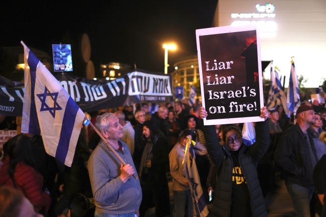 Netanyahu hükümetine tepkiler çığ gibi büyüyor