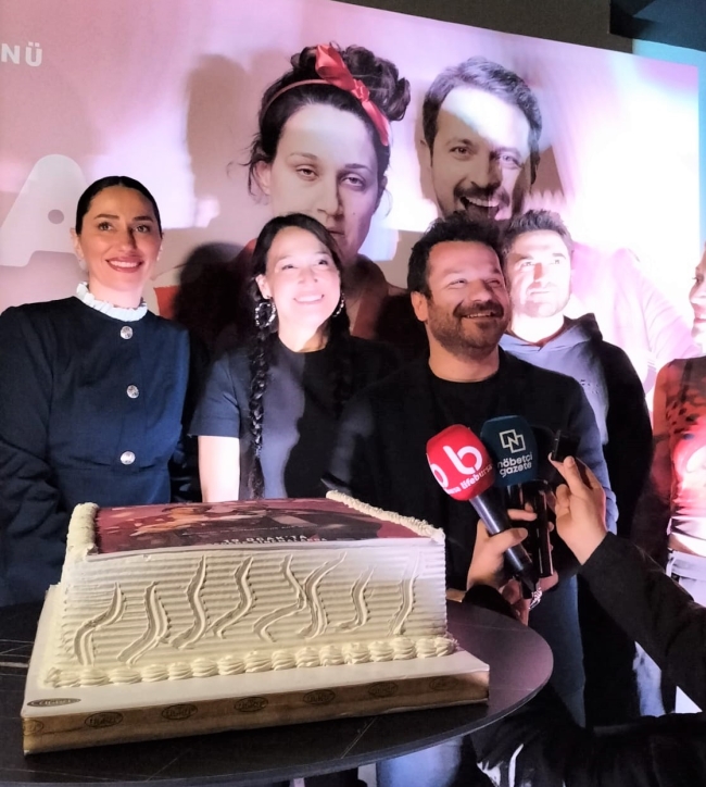 Lohusa filmi oyuncuları Sinema Kino'ya geldi