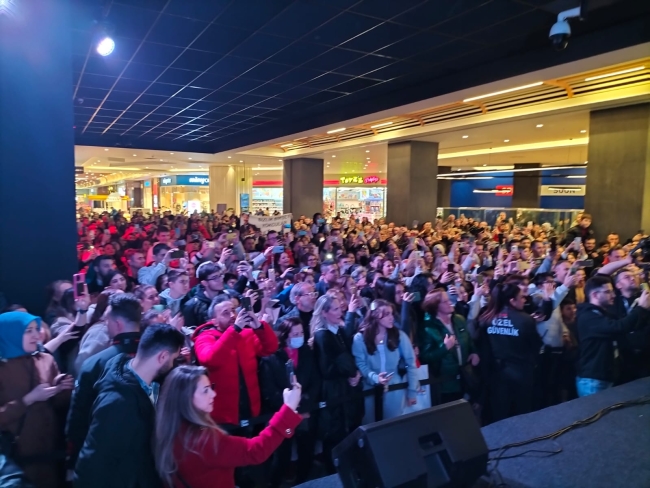 Lohusa filmi oyuncuları Sinema Kino'ya geldi