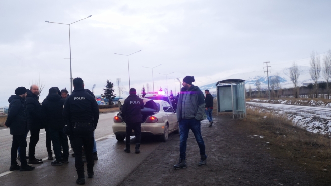 Trafikte tartıştığı polisi darbeden zanlı yakalandı