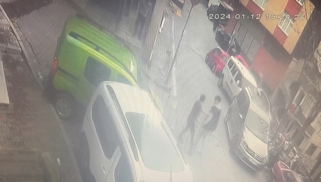 İstanbul'da kız meselesi kavgası kanlı bitti: Arkadaşının başına bıçak sapladı