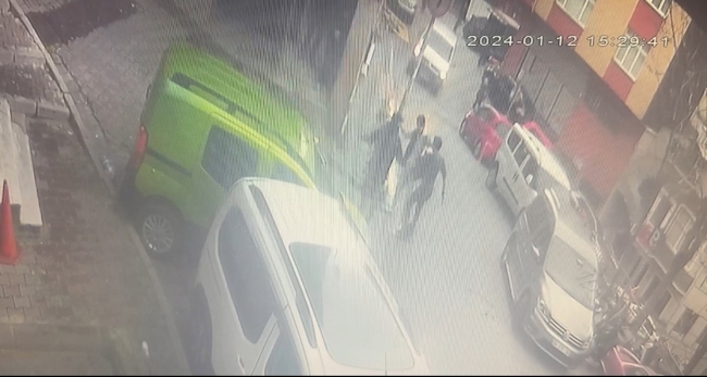 İstanbul'da kız meselesi kavgası kanlı bitti: Arkadaşının başına bıçak sapladı