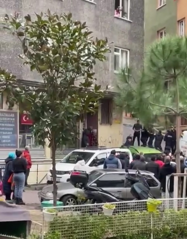 İstanbul'da kız meselesi kavgası kanlı bitti: Arkadaşının başına bıçak sapladı