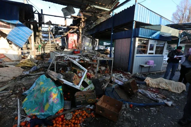 Donetsk'te pazarda patlama: 27 kişi öldü!