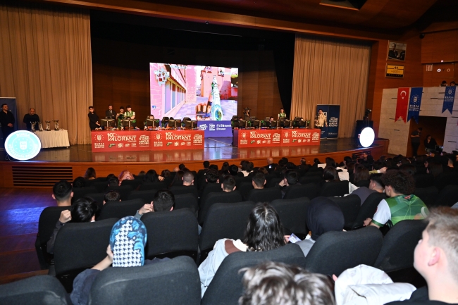 Bursa'da E-spor Turnuvası’nda final heyecanı
