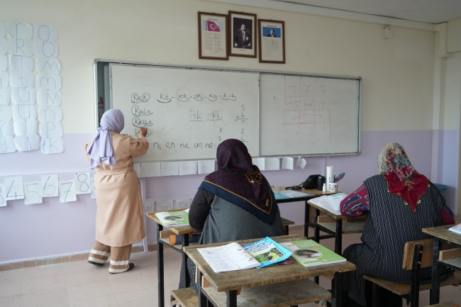 Yarım asır sonra okuma yazma öğrendi