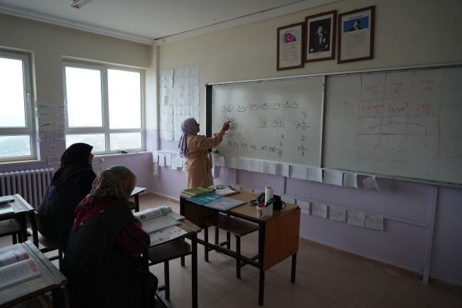 Yarım asır sonra okuma yazma öğrendi
