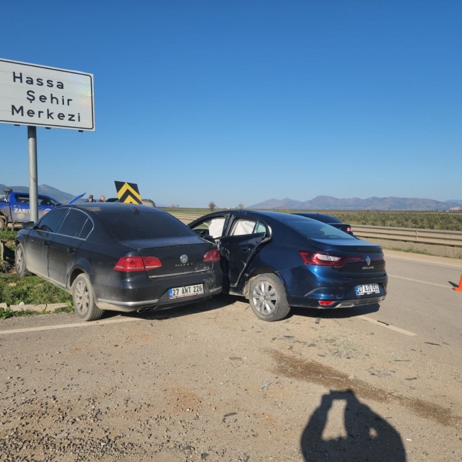 Hatay'da trafik kazası! 2 yaralı