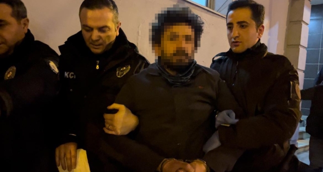 Bursa'da tarihi eser kaçakçısı tarihi sokakta yakalandı!
