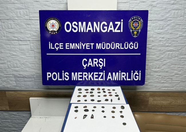 Bursa'da tarihi eser kaçakçısı tarihi sokakta yakalandı!
