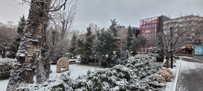 Başkent beyaza büründü