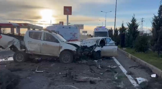 Diyarbakır'da zincirleme kaza! 5 yaralı
