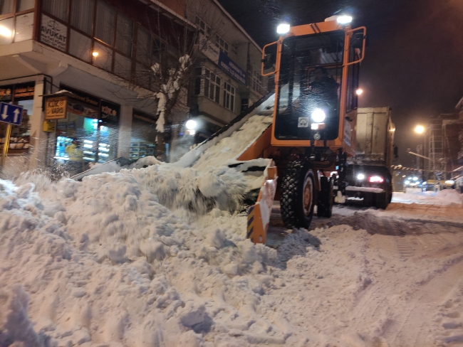 Ardahan’da kar esareti! Araçlar mahsur kaldı