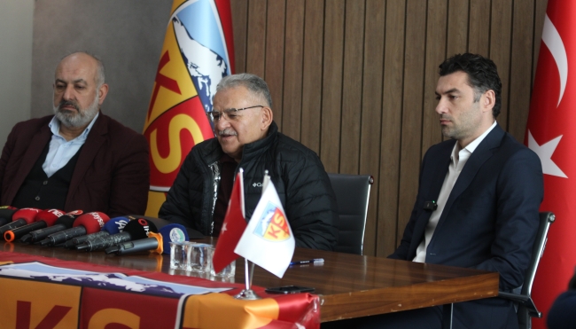 Burak Yılmaz, Kayserispor'a imzayı attı